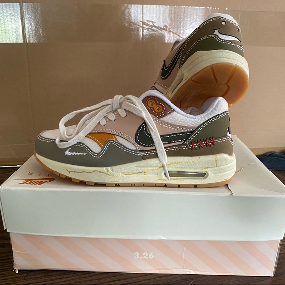 Nike Shoes - Nike Air Max 1 Wabi-Sabi Size 6Y (7.5W)